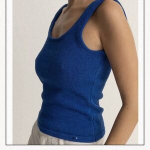 Rhythm Cove Scoop Neck Tank Top in Small blue knit basic